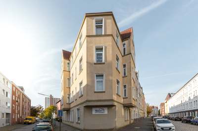 Große 3-Zimmer-Wohnung mit Balkon in Bremerhaven-Lehe! · Genossenschaft – Mitgliedschaft erforderlich · Genossenschaftsanteile 1.550,00 €
