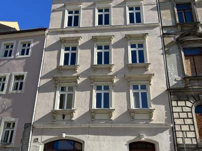 Große 3-Raum Altbauwohnung im Zentrum · 1. Etage · Verfügbarkeit: sofort