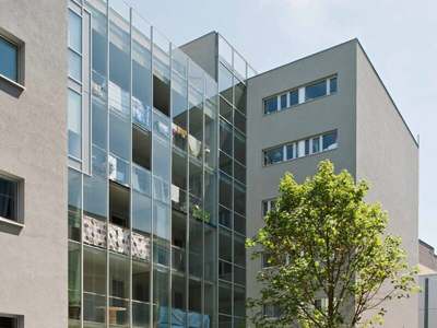 Zwei-Zimmer-Wohnung mit Loggia