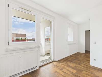 Ihre neue Familienwohnung! zentrumsnah, 4 Zimmer, mit großem Balkon