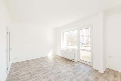 Ruhige Innenhoflage I großes Tageslichtbad · frei ab 01.04.2026