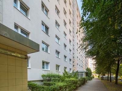 Modernisierte Singlewohnung am Plaza Marzahn - Kleine Frischekur erforderlich