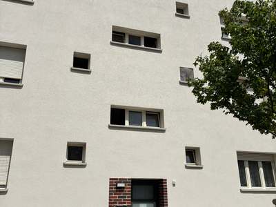 Helle 2-Zimmer-Wohnung im 2. OG · Verfügbarkeit: Ab Sofort
