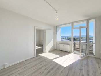 Wir machen neu! 2-Zimmer-Wohnung mit Balkon! **...