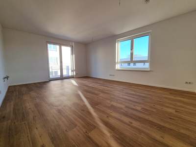 Große Zimmer, Wannenbad und Abstellraum im grünen Buckow!