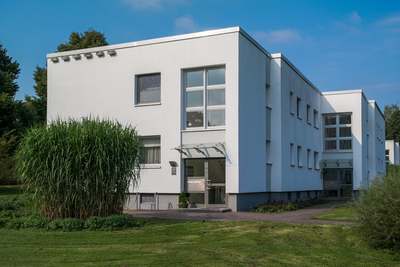 Modern und geräumig: Erdgeschosswohnung in attraktiver Lage am Rabenberg · frei ab sofort