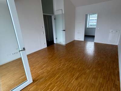 Neubau drei Zimmer Wohnung in Rath · frei ab 01.08.2026