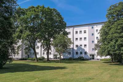 Zentrumsnahe 3-Zimmer-Wohnung mit Loggia · frei ab sofort