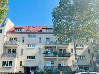 4 Zimmer gesucht? Mit Sonne? Und Dachterrasse? Auf ins grüne Wilhelmsruh!