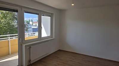 2-Zimmer-Wohnung mit Loggia, Top 4
