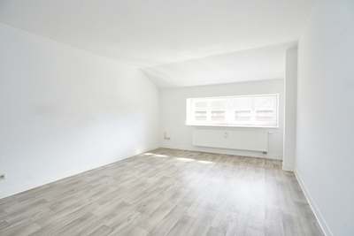Altbau / Badewanne / Ausblick ins Grüne · frei ab 07.08.2026