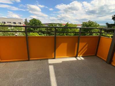 Große, helle 2-Zimmer-Wohnung mit Balkon und Wannenbad!