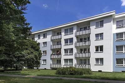 # 3 Zimmerwohnung mit Laminat und Tapete # · frei ab 16.10.2026