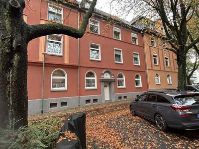 Charmante DG-Wohnung mit viel Licht in Essen-Frohnhausen frisch frei geworden · frei ab nach Vereinbarung