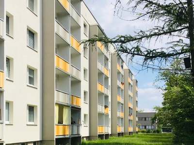 Schöne 3-Raumwohnung mit Einbauküche!