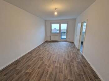 **FRISCH RENOVIERT**3-Zimmer-Wohnung // DG // B...