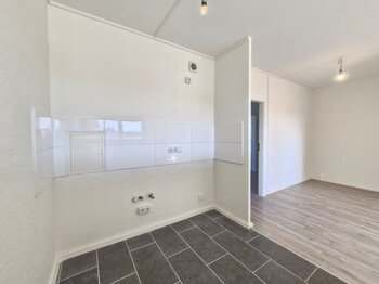 Wir renovieren und machen schick! 4-Zimmer-Wohn...