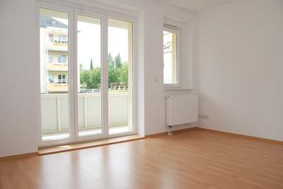 Großzügige 2-Raum-Wohnung mit Balkon in begrünter Wohnlage · frei ab 01.10.2026