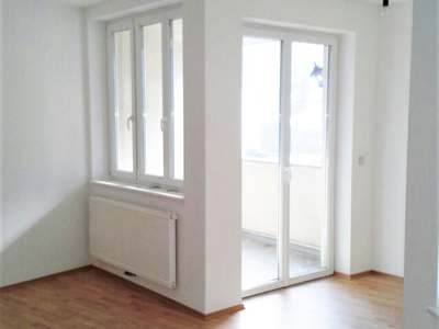 4-Zimmerwohnung auf 2 Ebenen mit Terrasse · Top 1