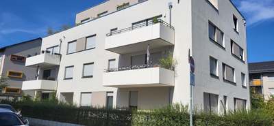 Moderne, großzügige 2 Zimmer Wohnung mit Balkon und Aufzug, Dusche und Badewanne, incl. Stellplatz · frei ab 01.10.2026