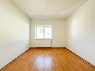 2 Monate mietfrei wohnen*: Lichtdurchflutete Wohnung mit Tageslichtbad und grünem Innenhof