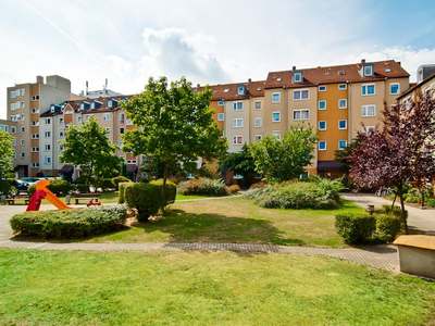 Neues Zuhause mit Balkon! Renovierte 2-Zimmer-Wohnung ab sofort frei