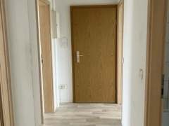 Neuer Glanz auf gemütlichen Quadratmetern: Lichtdurchflutete 3-Raumwohnung mit Balkon
