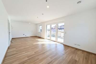 Randegg: Charmante 3-Zimmer-Wohnung mit Balkon