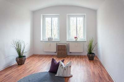 Helle 3-Raum-Wohnung mit Tageslichtbad
