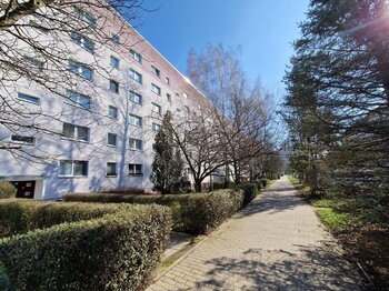 **FRISCH RENOVIERT**3-Zimmer-Wohnung // Balkon ...