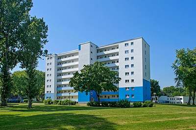 3 Zimmer mit Balkon und Aufzug! · frei ab 03.10.2026