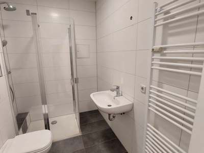 Altbau / Balkon / Modernes Bad · frei ab 01.10.2026