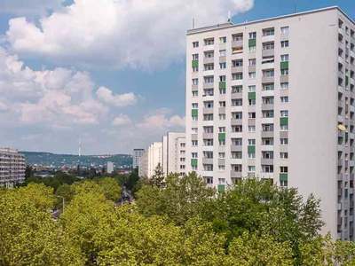 Große, helle 3-Zimmerwohnung mit Balkon ab dem 01.11.2026 zu vermieten!