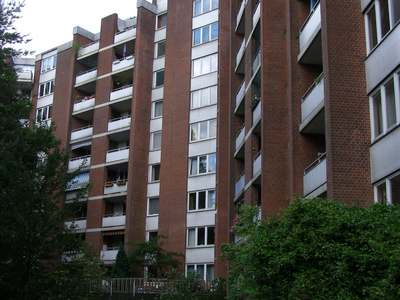Familiengerechte 2 2/2 Zimmer Wohnung mit Balkon und Vollbad in zentraler Lage!