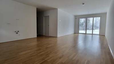 3-Zimmer-Wohnung mit Terrasse und Garten, Top 5
