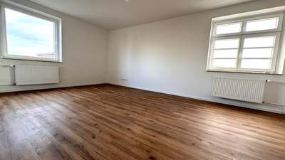 Erstbezug nach Modernisierung! Charmante Altbauwohnung mit Duschbad!