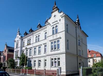 Dachgeschoss gemütliche 3-Raum-Wohnung in schöner Lage · Verfügbarkeit: sofort