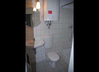 1 Z- Dachgeschosswohnung im Hasseldieksdammer Weg 27 in Kiel zu vermieten- · frei ab 01.10.2026