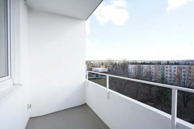 Aufzug / ebenerdige Dusche / Balkon · frei ab 07.11.2025