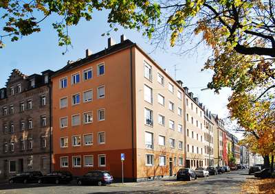 Modernisierte 2-ZimmerWohnung 04. OG links · frei ab 01.11.2026