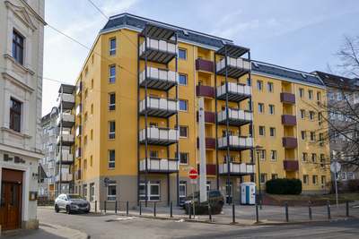 barrierearme 2-Zimmer mit Aufzug + XXL-Balkon im Zentrum! · Verfügbarkeit: 01.10.2026