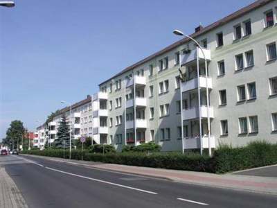 3-Raum Wohnung mit Südbalkon · 2. Etage · Verfügbarkeit: sofort