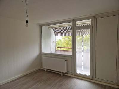 Hier fühlen Sie sich wohl und genießen den Ausblick: renoverte 3-Zimmer-Wohnung mir Balkon!