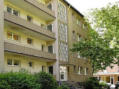 Hier sind Kinder herzlich willkommen - geräumige 4-Zimmerwohnung mit neuem Vinylboden