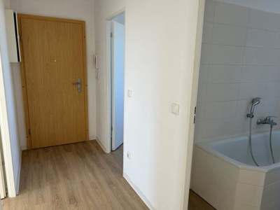 3-Raum-Wohnung zum sofortigen Einzug! · Verfügbarkeit: sofort