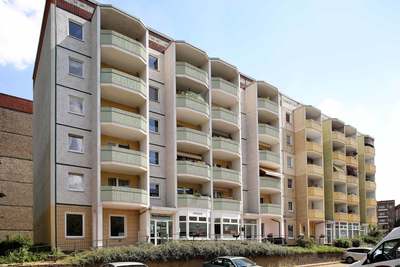 ... STOPP ... Küche mit Fenster ... · 5. Etage · Genossenschaft · Genossenschaftsanteile: 960,00 € · Eintrittsgeld: 50,00 € · Verfügbarkeit: sofort