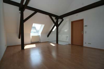 2 Zimmer im Dachgeschoß