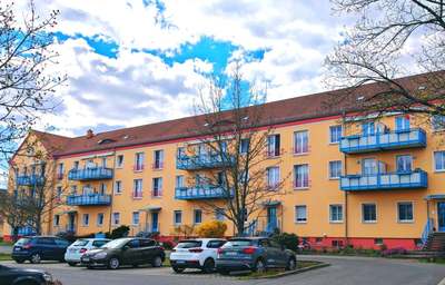 Große 2-Raumwohnung mit Badewanne, Dusche und Balkon