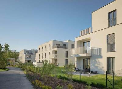Drei-Zimmer-Wohnung mit Loggia/Balkon