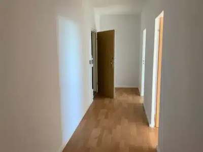 Hoch hinaus: 3- Zimmerwohnung mit Balkon und Aufzug in 9. Etage · frei ab 15.12.2026